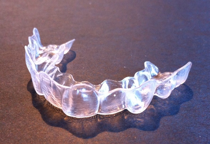 Invisalign Paris : L’orthodontie invisible pour tous !