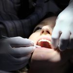 Comment trouver une clinique pas cher pour des facettes dentaires