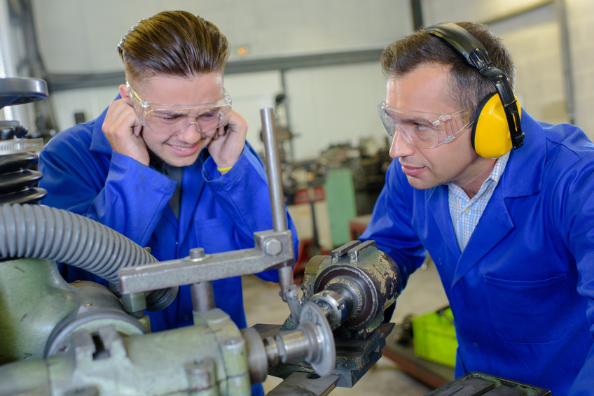 Bruit au travail : quels seuils de pénibilité ?