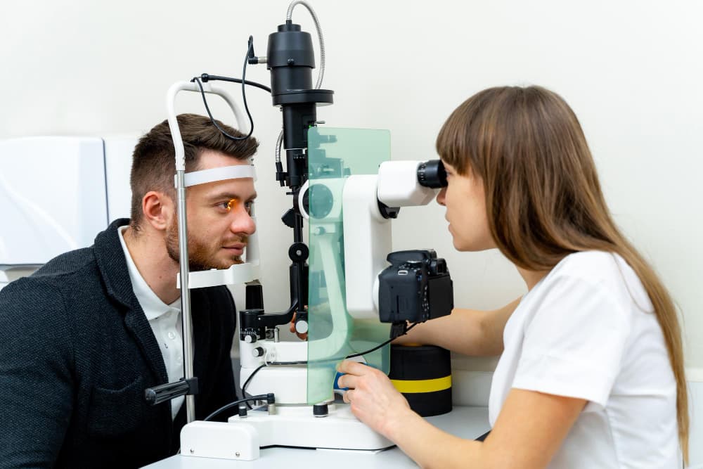 le groupe point vision recrute des ophtalmologues