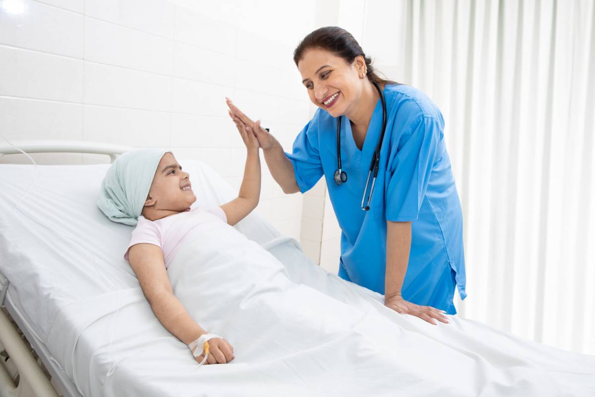 Le choix de la bonne blouse médicale : longue ou courte ?